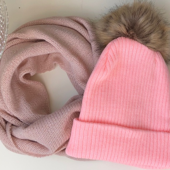 Winter❄️pompon beanie hat & infinity scarf bundle - Picture 1 of 5